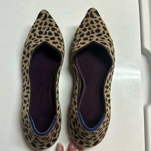 Rothy’s points, size 9.5 in leopard. Worn, but good condition!